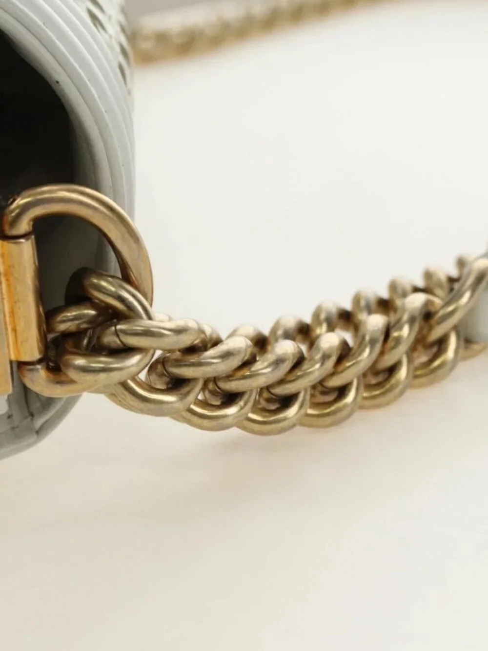 CHANEL Chain Boy Chanel Shoulder Bag Leather White Gold CC Auth ka4428V